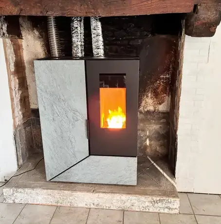 installation de poêle à granulés Saint-Méloir-des-Ondes-3